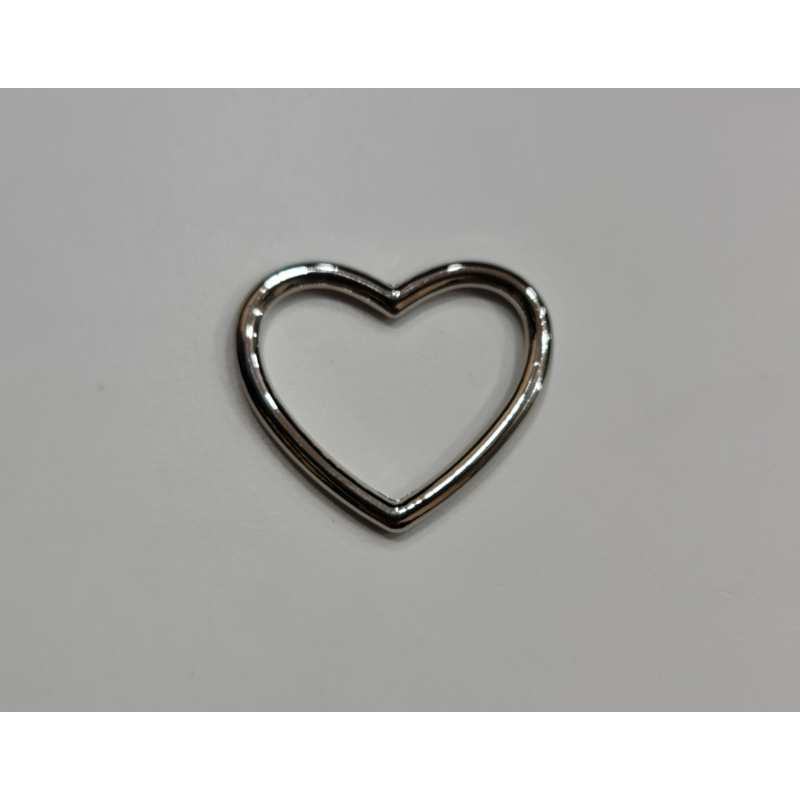 Серце лите прикраса великого кольору нікель