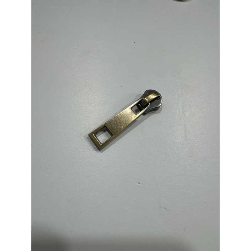 Бігунок сумковий без фіксатора на металеву блискавку No5 світлий антик Бігунок сумковий без фіксатора на металеву блискавку No5 світлий антик