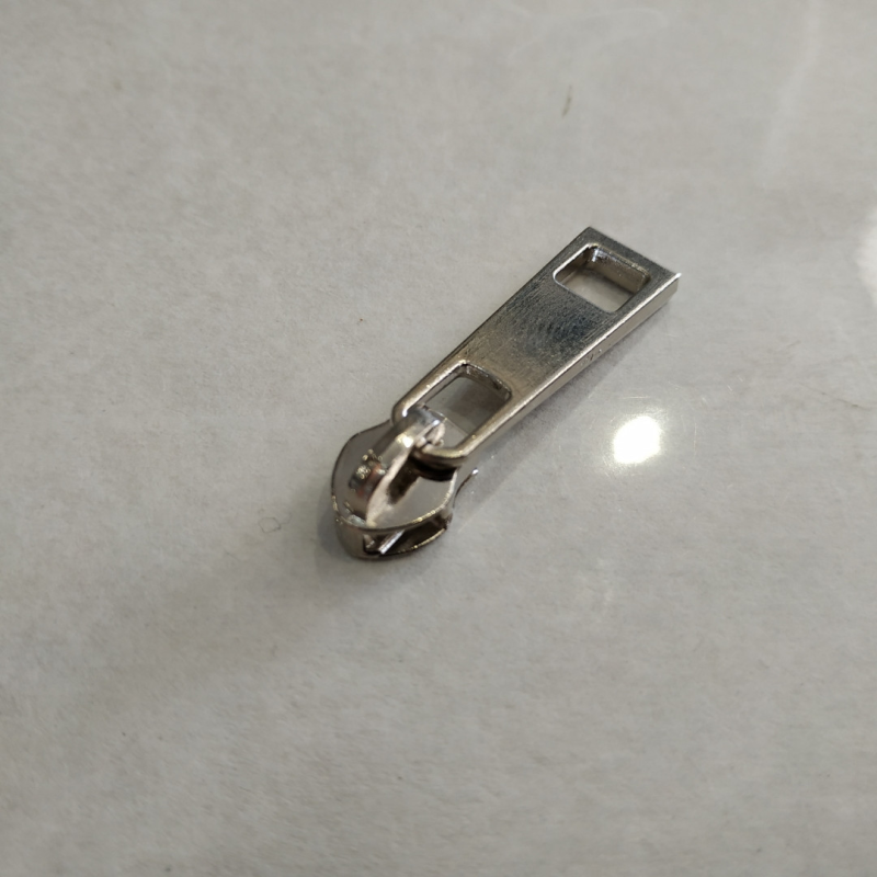 Бігунок сумковий без фіксатора на спіральну блискавку No5 нікель